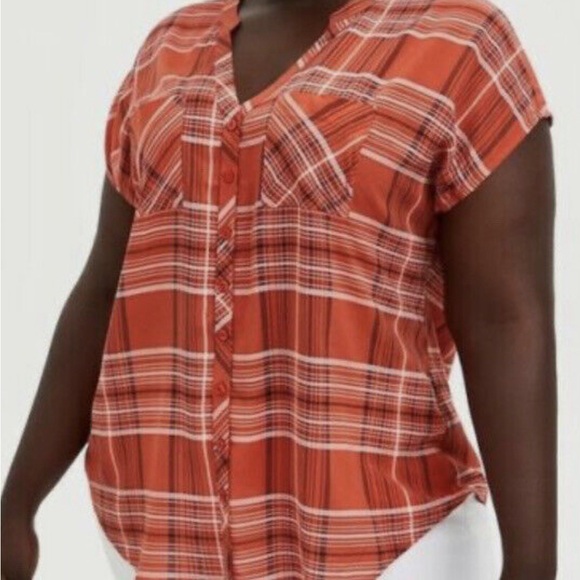 5 for $25 bundle!Torrid Women Red Plaid Button Down Short Sleeve Shirt Size 2 - Picture 1 of 9